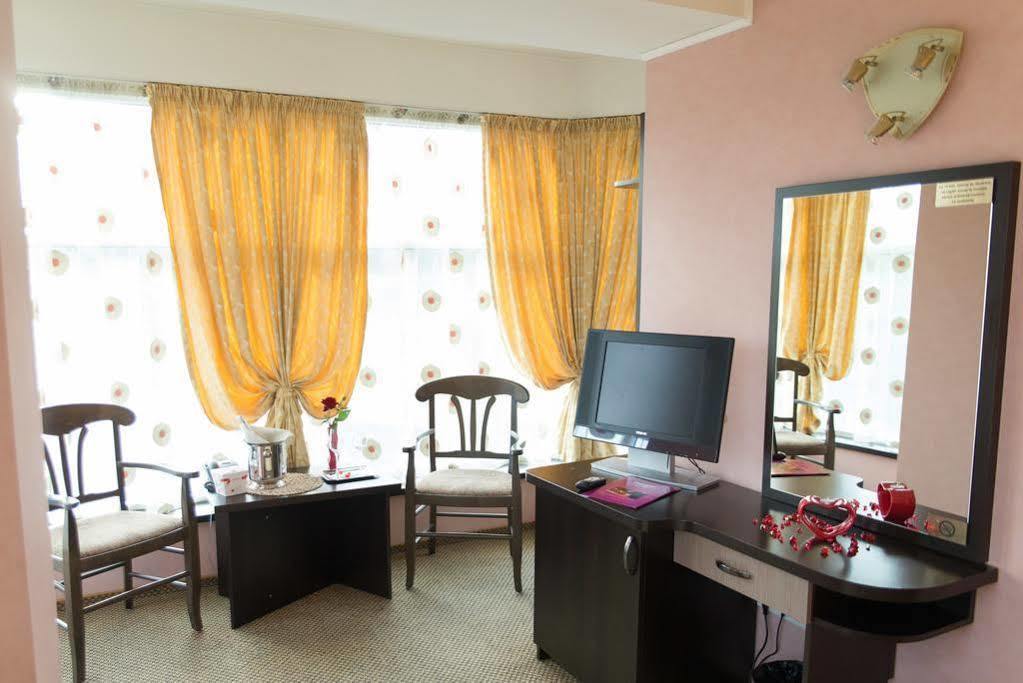 Indiana Hotel Ясси Екстер'єр фото