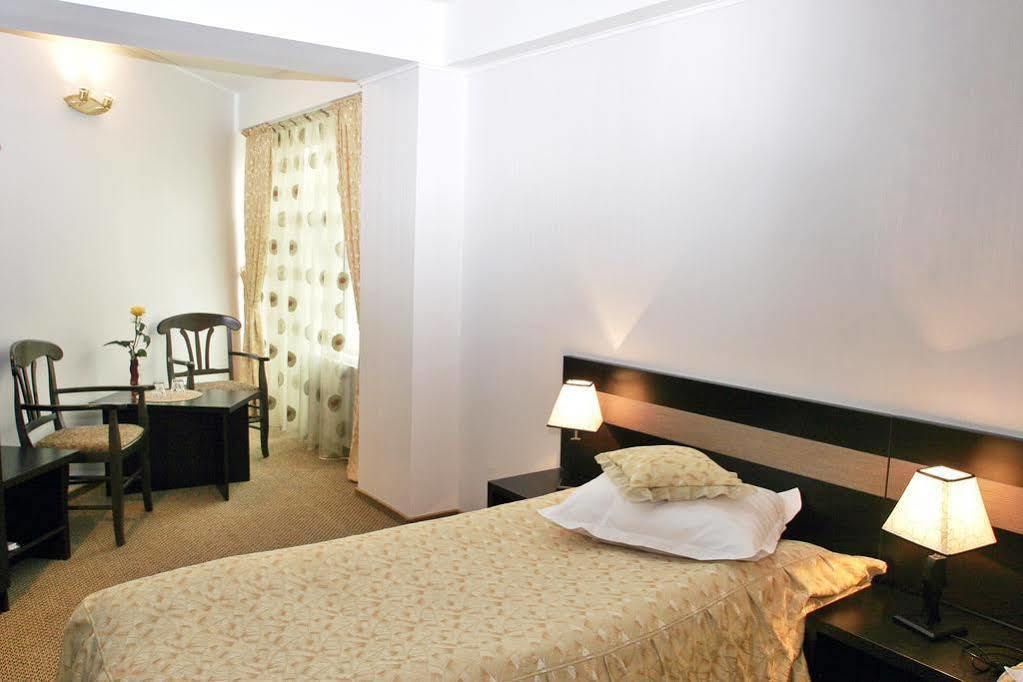 Indiana Hotel Ясси Екстер'єр фото