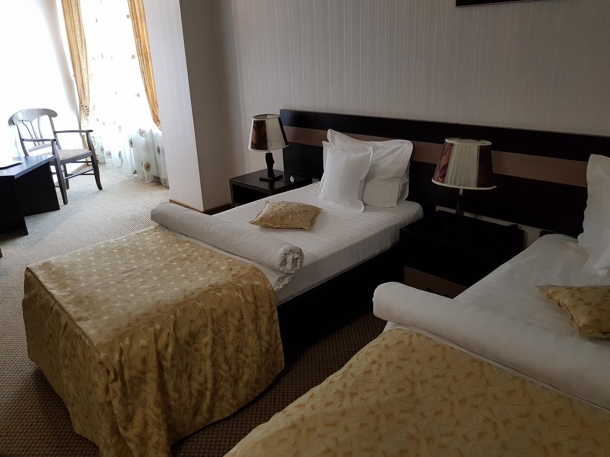 Indiana Hotel Ясси Екстер'єр фото